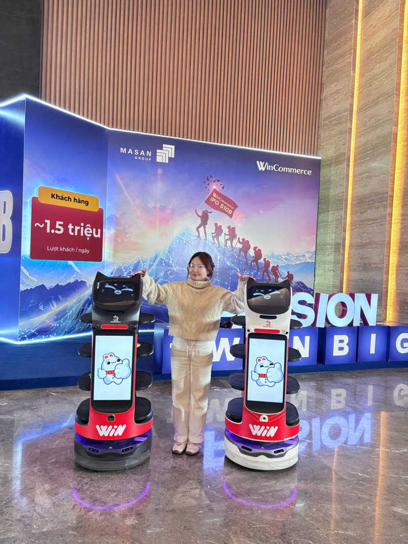 BellaBot Pro dán nhận diện WIN tại sự kiện WinCommerce - Masan